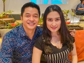 Adly Fairuz Susul Istri Pajang Foto Nikah, Hal Ini Malah Jadi Perbincangan