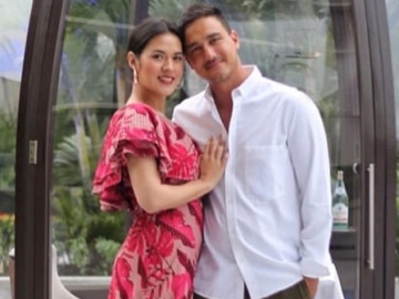 Dikenal Macho, Hamish Daud Ternyata Luwes Banget Saat Rias Wajah Raisa