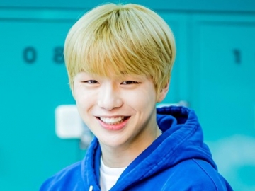 Kang Daniel Menggoda Pakai Baju Tidur di Atas Ranjang, Netter Gercep Beri Komentar ‘Nakal’