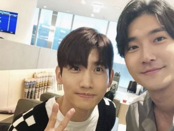 Siwon Sukses Beri Kejutan di Siaran Live Promosi Album Debut Solo Changmin