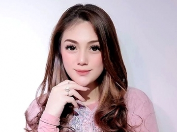 2020 Penuh Duka, Celine Evangelista: Tahun Cantik tapi Terlalu Banyak Kesedihan