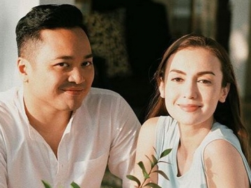 Kandungan Makin Membesar, Rianti Cartwright Justru Tetap Lincah Main TikTok Bareng Suami