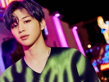 Kang Daniel Tampil Kece di Cover Majalah, Netter: Pacar Orang Ganteng Banget