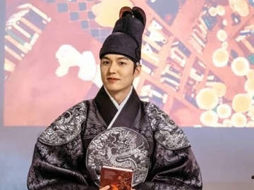 Lee Min Ho Tebar Godaan Jelang Episode Terbaru ‘The King: Eternal Monarch'