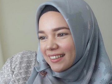   Dewi Sandra Akui Alami Proses Hijrah Yang Tak Mudah