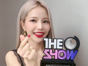 Solar Mamamoo Raih Piala Solo Pertama di ‘The Show’