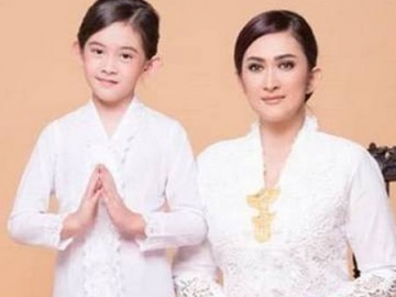  Nafa Urbach Posting Foto Cantik Putri Semata Wayangnya, Netter Doakan Jadi Artis