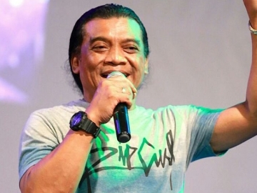 Suasana Pemakaman Didi Kempot Penuh Sesak dengan Pelayat Meski Dijaga Ketat Pihak Berwajib