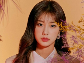 Tampak Mewah Nan Elegan, Busana yang Dipakai Hyewon IZ*ONE Ini Cuma Seharga 75 Ribuan