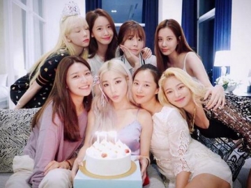 Minus Tiffany, SNSD Kumpul Bareng Hadiri Pernikahan Sang Manager