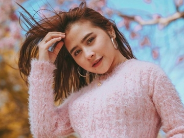 Prilly Latuconsina Bergaya Sensual di Virtual Photoshoot Kedua, Pujian Masih Saja Didapat?