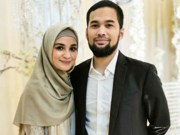 Shireen Sungkar Pamer Foto Lebaran, Teuku Wisnu Malah Ramai 'Dikasihani'