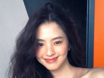 Han So Hee Rebahan Pakai Baju Transparan di BTS Pemotretan Disambut Halu Netter Tanah Air