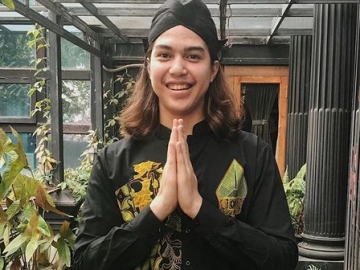  Lebaran, El Rumi Puaskan Diri Dengan Makan Opor Ayam 