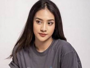  Dapat Bingkisan Dari Awkarin, Anya Geraldine Pamer Di IG