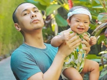 Bagi Momen Anak Enggan 'Lepas', Raditya Dika: Ayah Terbaik di Dunia