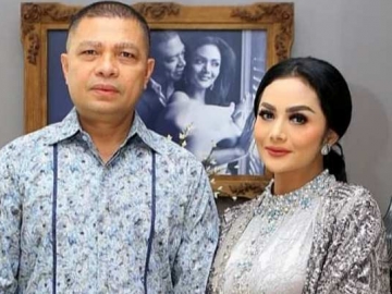 KD Pajang Foto Suami Lagi Usai Disindir Sibuk Klarifikasi Ketimbang Tanggapi Curhatan Aurel-Azriel