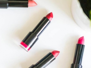 Lebih Baik Hindari, Jangan Gunakan 5 Warna Lipstik Ini Jika Enggan Langsung Terlihat Tua