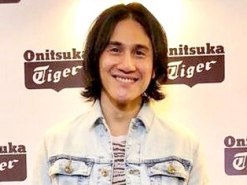 Demi Tahan Tawa, Vino Bastian Sampai Gigit Jari Kala Syuting ‘Miracle in Cell No.7’