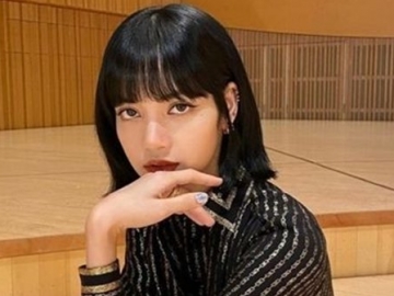 Lisa Tampil Kece Dengan Sentuhan Busana Tradisional Thailand, Stylist BLACKPINK Banjir Pujian