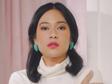 Bermodal Ponsel, Foto Dian Sastro di Cover Majalah Ternama Sukses Bikin Terpana