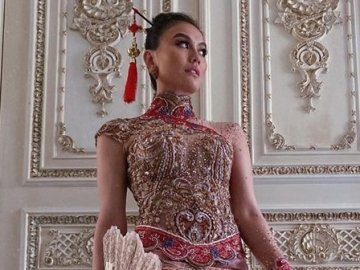 Tampil Swag Berbalut Kebaya, Outfit Unik Agnez Mo Kala Rayakan Ulang Tahun Jadi Sorotan