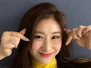 Jadi Obat Rindu, Chaeryeong ITZY Bagikan Potret Cantik Sambil Tulis Pesan Manis