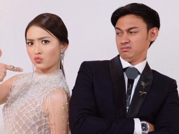 Caesar Hito 'Gombalin' Natasha Wilona di Potret Ala Member Girl Group