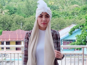 Bagikan Momen Saat di Mal, Gaya Hijab Bella Shofie Kembali Tuai Pro dan Kontra