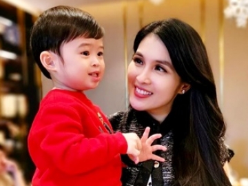 Sebut Raphael Moeis Anak Sandra Dewi Bibit Unggul, Yuanita Christiani Ramai ‘Digoda’ Fans