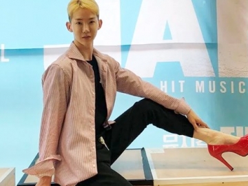 Jo Kwon Ternyata Punya Koleksi Sepatu Hak Tinggi di Rumahnya