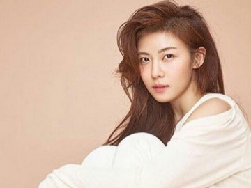 Ha Ji Won Bagikan Rahasia Tetap Cantik Memukau dengan Tubuh Bugar di Usia 42 Tahun