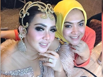 Didoakan Agar Segera Berhijab Oleh Sang Adik, Begini Tanggapan Syahrini