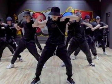 Kang Daniel Tunjukan Tarian Keras di Dance Practice ‘Who U Are’
