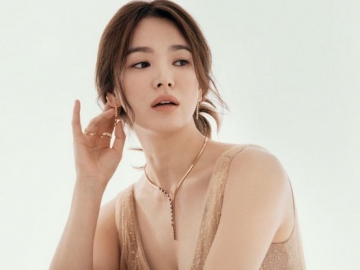 Song Hye Kyo Ungkap Inspirasinya untuk Gaya Busana Hingga Bicara Soal Pandemi COVID 19