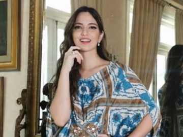 Nia Ramadhani Tampil Kenakan Baju Bak Bikini Saat Karaoke Bareng Teman, Sontak Dihujat?