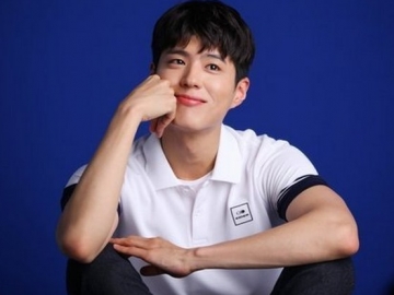 Jelang Wamil, Park Bo Gum Ternyata Minta Sam Kim Diciptakan Lagu Spesial untuk Fansnya