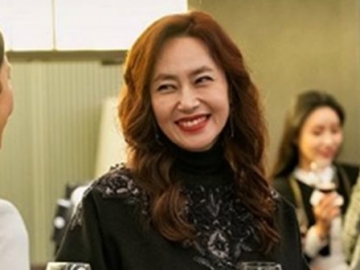 Kim Sun Kyung Habiskan Puluhan Juta Demi Perankan Ibunda Yeo Da Kyung di 'The World of The Married'