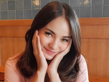 Mulai Kecanduan, Enzy Storia Pamer Main TikTok Bareng Teman Hebohkan Fans