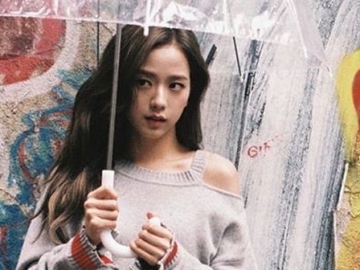 Jisoo Tampil Menggoda Pakai Lipstik Merah di Majalah, Visualnya Sukses Tampar Netizen