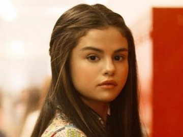 Selena Gomez Tutup Rangkaian Teaser 'Ice Cream' Dengan Bikini, Fans Histeris