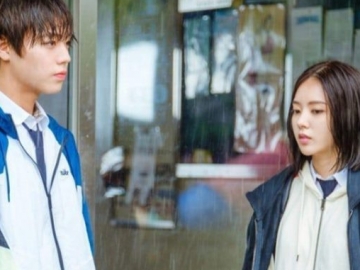 Park Ji Hoon dan Lee Ruby Nampak Tegang Saat Kehujanan di ‘Love Revolution’