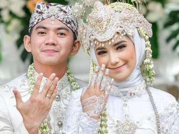 Rizki DA Absen di Momen Kelulusan Istri, Nadya Mustika Singgung Soal Tinggal di Panti Tuai Dukungan