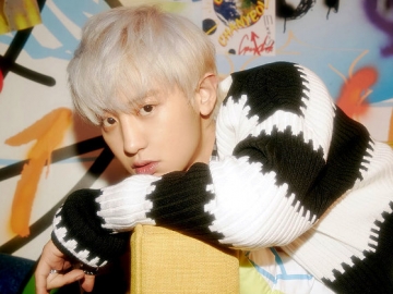 Gaungkan Tagar #LOEYonTWITTER, Fans Desak Chanyeol Segera Membuat Akun Twitter