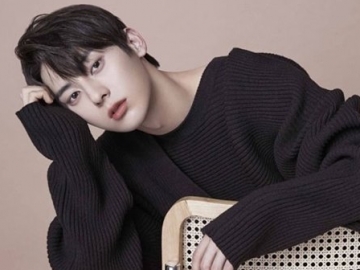 Hwang Minhyun NU'EST Bikin Pangling Promosikan Lipstik Besutan Lancome