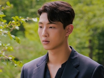 Bikin Pangling, Ji Soo Tampil Ala Pria Dewasa di 'When I Was The Most Beautiful'