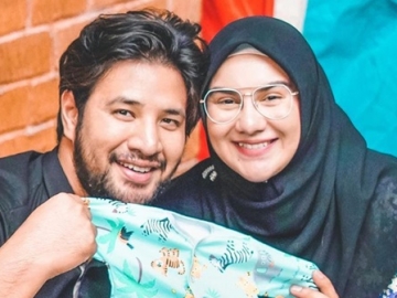 Irish Bella Melahirkan, Ammar Zoni Pamer Tangan Mungil Sang Bayi Banjir Ucapan Selamat