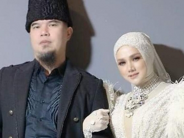  Ahmad Dhani Bela Mulan Jameela Yang Dibully Netter Tidak Bisa Baca