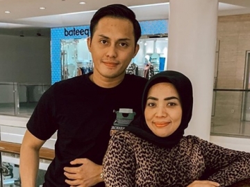 Muzdalifah Pamer Foto Kece Pakai Baju Couple, Posisi Tangan Suami Disorot Hingga Kena Kritik