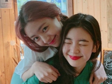 Yuna dan Lia ITZY Bikin Hati Oleng Kompak Pakai Kostum Imut